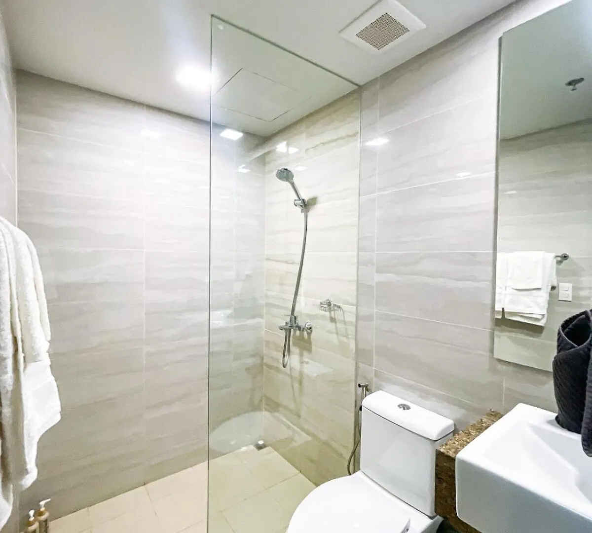 Apartment Spacious 3Br Condo Across Okada Manila And Solaire Philippines